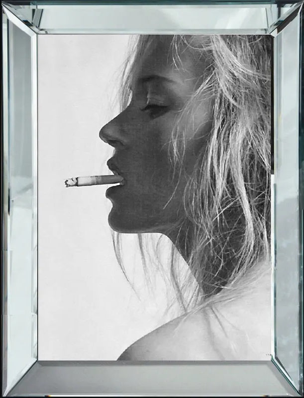 Smoking Top Model